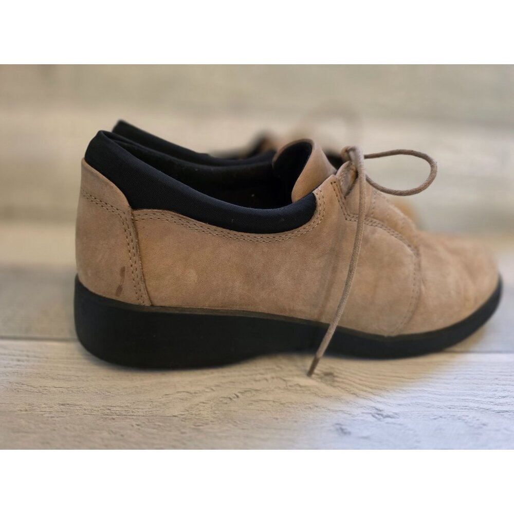 Clarks Mens Tan Leather Lace-Up Shoes With Black Trim & Rubber Sole 8.5